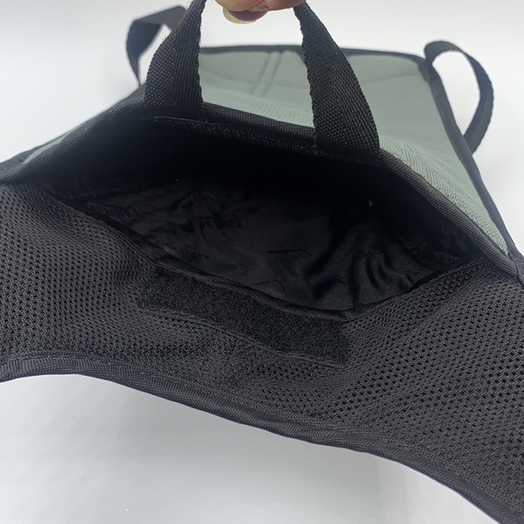 Camelbak HydroBak Low Profile Ergonomic Hydration Back Pack - Picture 3 of 4